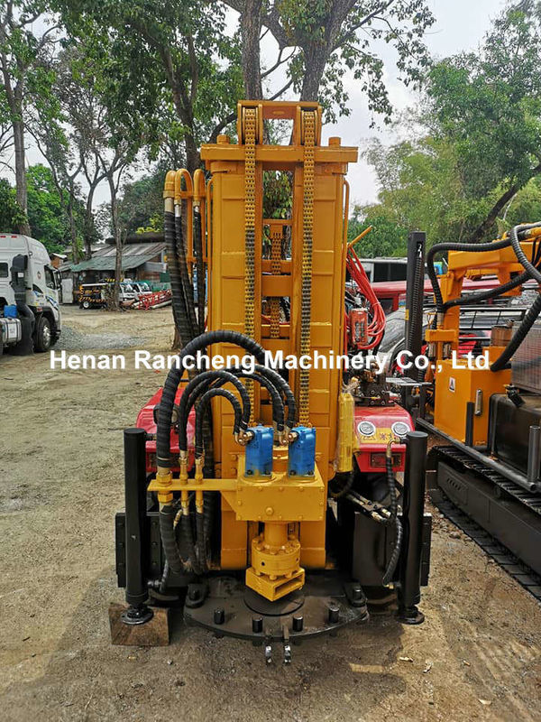 Máquina de perfuração de poços de água hidráulica com motor a diesel de profundidade de 200 m e 40 cv com veículo de três rodas