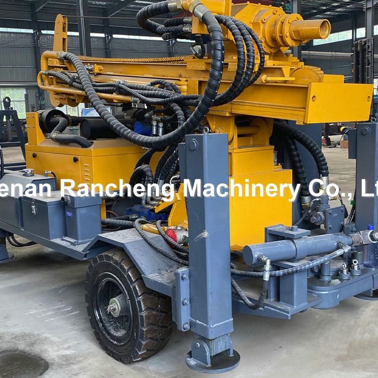 220m 65KW Quanchai Motor Roda montada Rig de perfuração de poços de água com 13T força de elevação