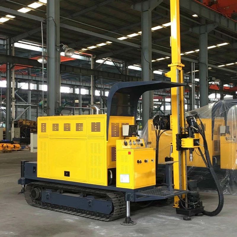 2200 rpm Velocidade Rig de perfuração de núcleo de rastreador hidráulico Alimentado por 74KW Cu-mmins motor a diesel