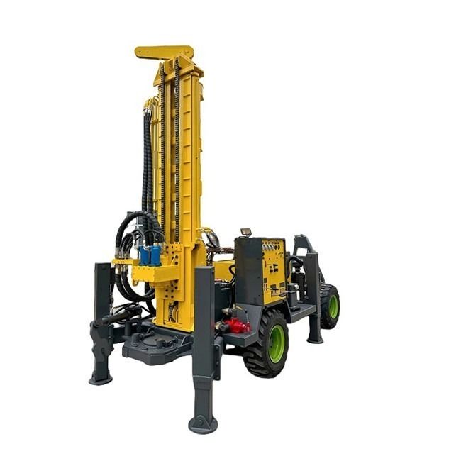 O RCF220W Rebocador de Poços de Água DTH de Tipo de Roda Alimentado por Motor de 65KW
