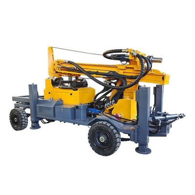 Máquina de perfuração de poços de água montada em roda 260m Profundidade 70KW Motor diesel