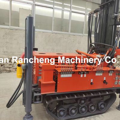 Máquina de perfuração equipada com um poderoso motor diesel Yuchai de 77,3 kW